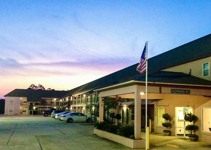 Garden Inn & Suites